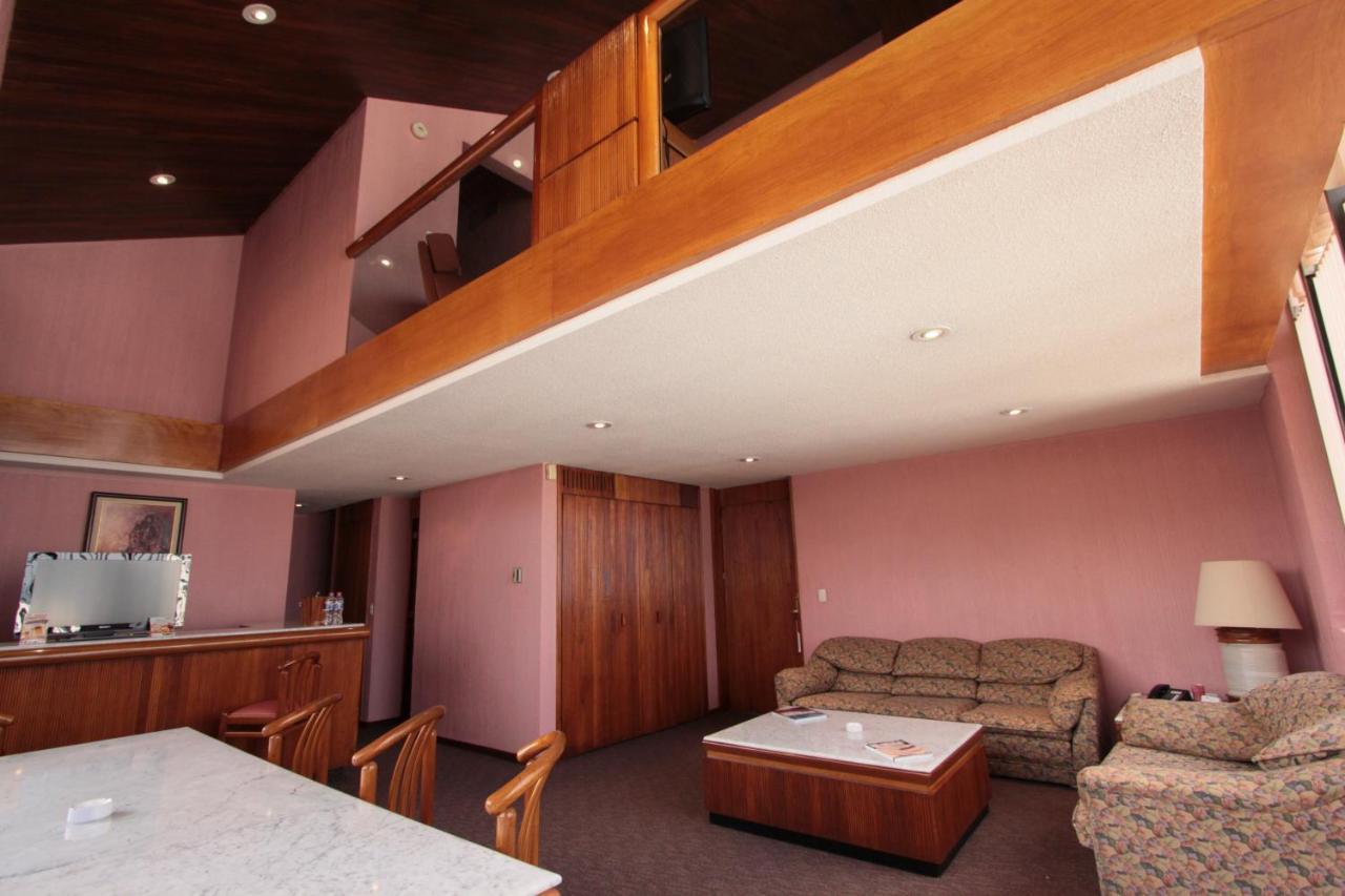 Suite mit Kingsize-Bett mit Whirlpool