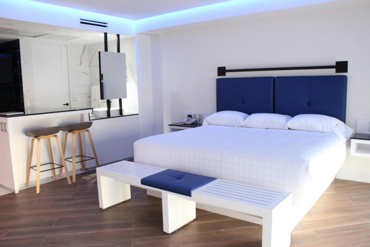 Standard Suite,1308817840:JPEG