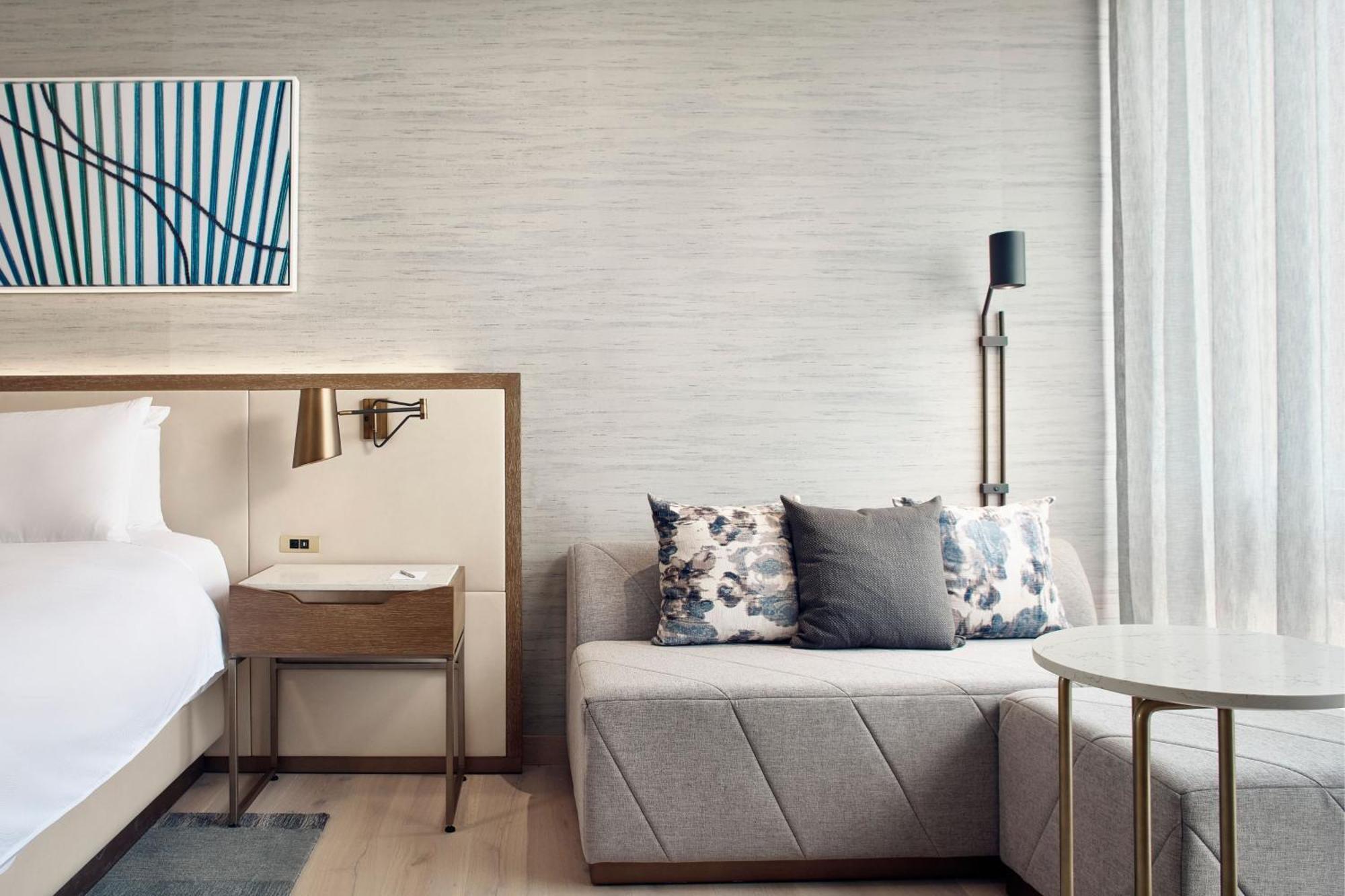 Zimmer mit Kingsize-Bett und Zugang zur Executive Lounge