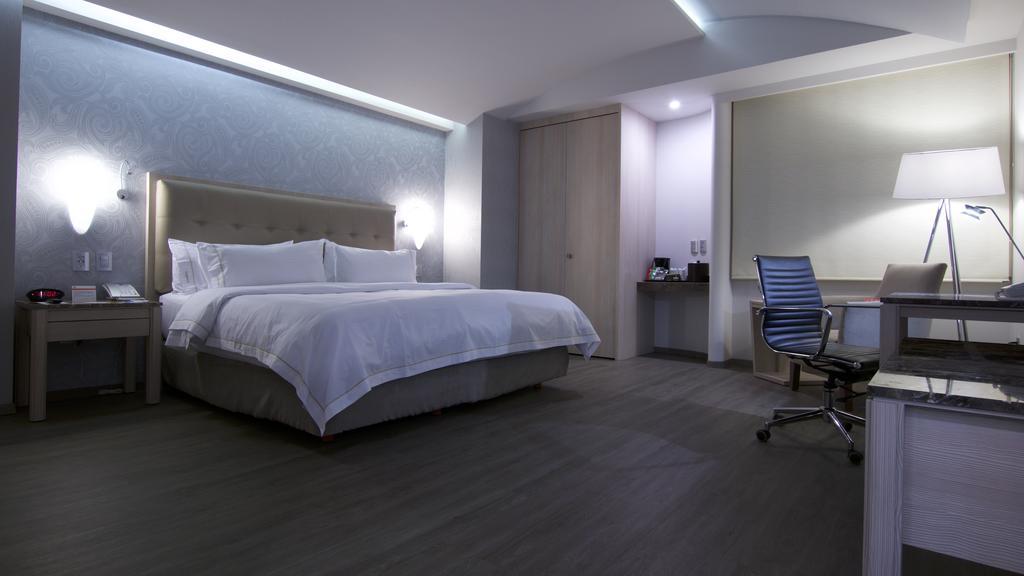 Standard Zimmer mit Kingsize-Bett